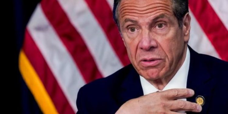 Gobernador de Nueva York renuncia por acusación de acoso sexual