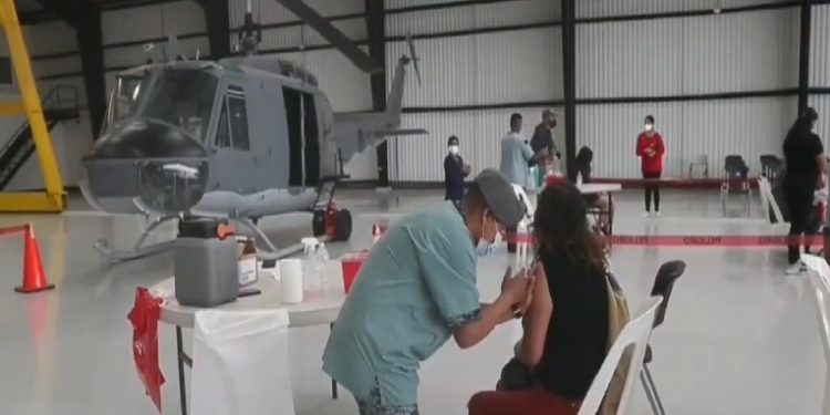 Gobierno abre centro de vacunación en la Fuerza Aérea