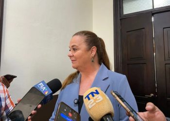 Gobierno anuncia aumento salarial del 5 % para maestros, tras retraso sindical en pacto colectivo