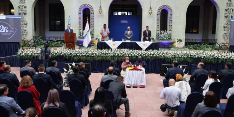 Gobierno celebra aniversario de la firma de los acuerdos de paz con la ausencia del presidente Giammattei