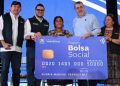 Gobierno celebra la entrega de la tarjeta número 50 mil de la Bolsa Social en San Raymundo
