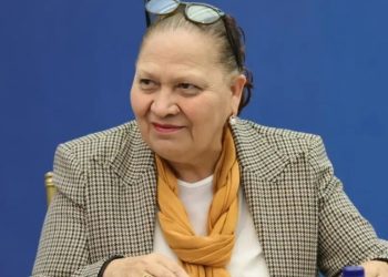 Gobierno confirma que analiza consulta popular para destituir a fiscal general