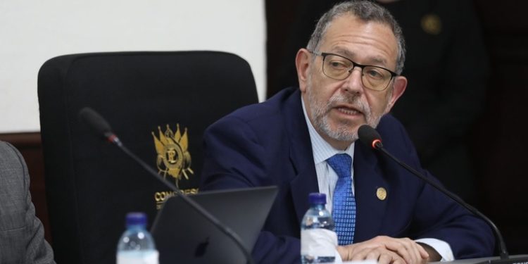 Gobierno confirma renuncia de Alejandro García como viceministro de Comunicaciones