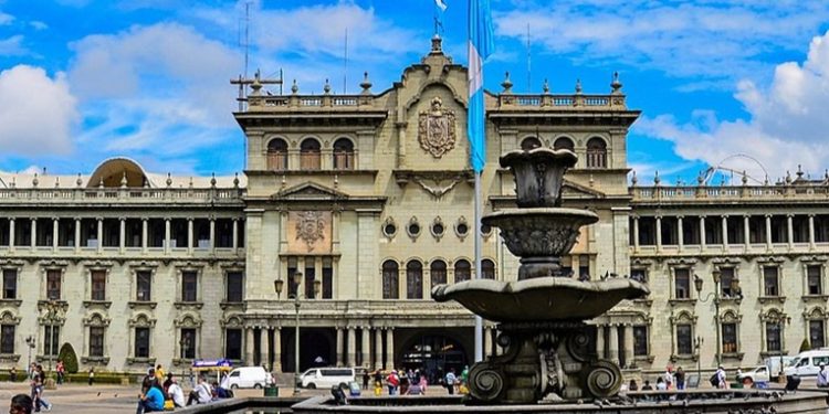 Gobierno cuenta con fondos para subsidiar precios de combustibles, energí­a eléctrica y gas propano