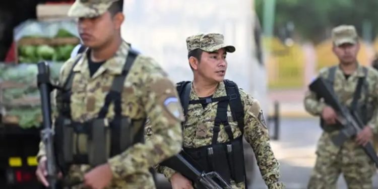 Gobierno de El Salvador: en las cárceles 'no hay torturas'