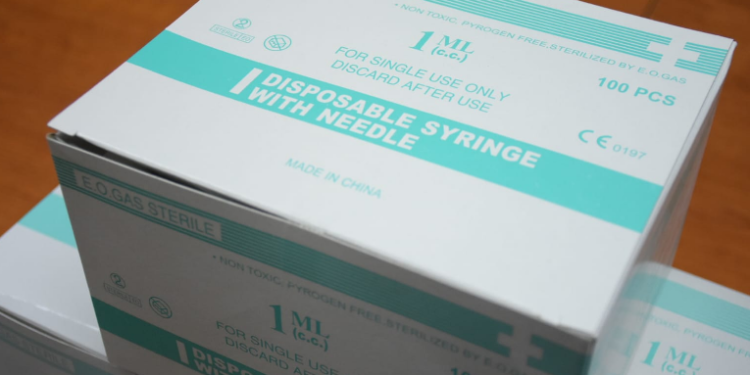 Gobierno de Estados Unidos realiza donación de 470 mil jeringas para ser repartidas en diversas áreas del paí­s.