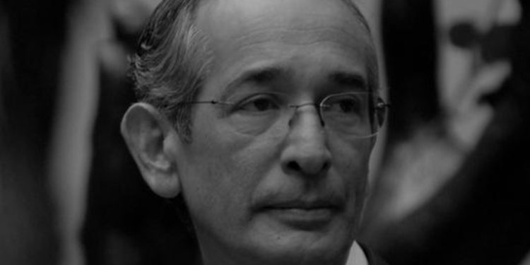 Gobierno decreta 3 dí­as de duelo por fallecimiento del expresidente ílvaro Colom