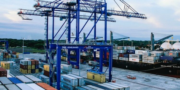 Gobierno dialoga con APM Terminals y sector privado para solucionar problemas portuarios