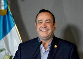 Gobierno firma contrato para adquirir únicamente el 100% de las dosis pagadas de Sputnik V.