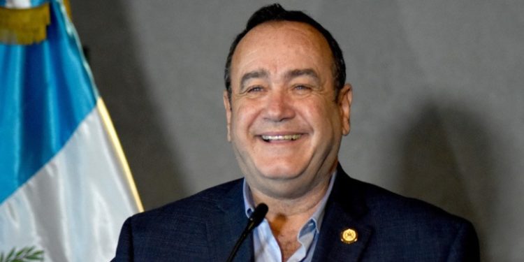 Gobierno firma contrato para adquirir únicamente el 100% de las dosis pagadas de Sputnik V.