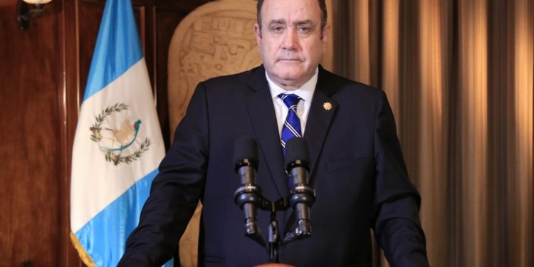 Gobierno invertirá mil 100 millones de quetzales en 4 subsidios