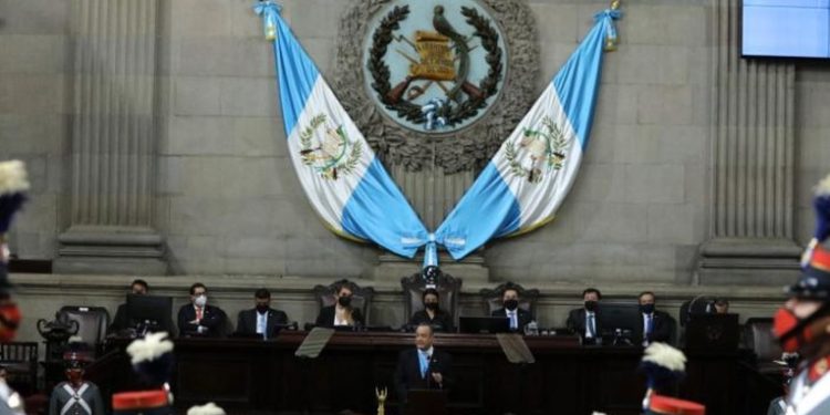 Gobierno prepara iniciativa para continuar con el subsidio al diésel