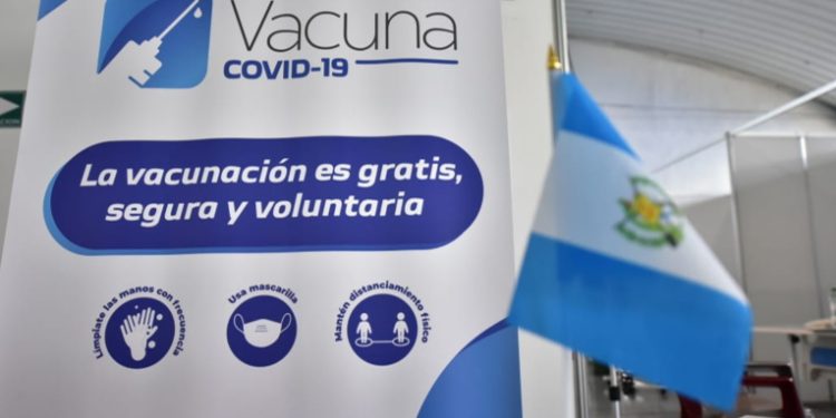 Gobierno publicará listado de quienes se vacunen primero