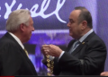 Gobierno rinde homenaje al escritor estadounidense John Maxwell