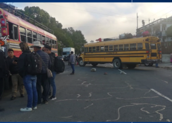 Gobierno y transportistas buscan solución en mesa de diálogo para evitar bloqueos