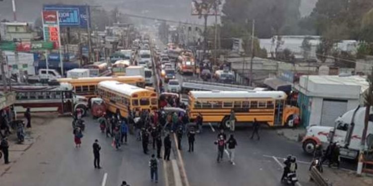 Gobierno y transportistas instalan mesa de diálogo para evitar más bloqueos de carreteras