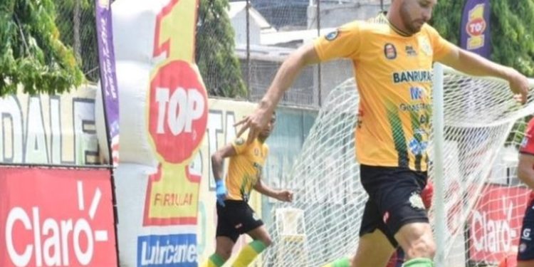 Guastatoya da el primer golpe en los cuartos de final