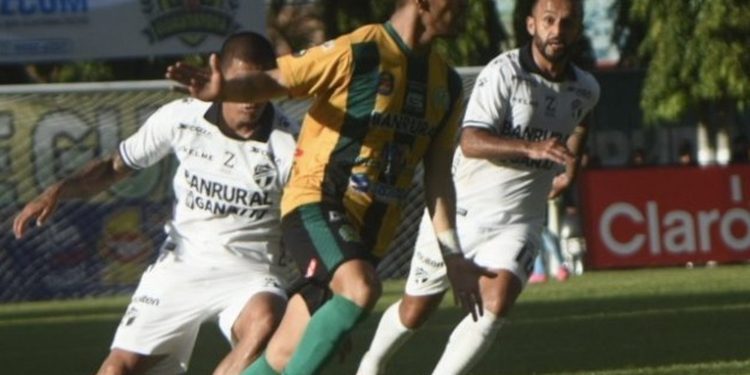 Guastatoya y Comunicaciones no pasan del empate