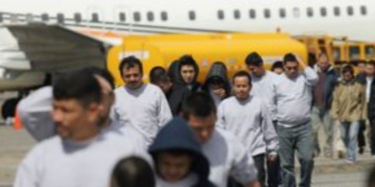 Guatemala atenta a las primeras medidas migratorias del gobierno de Donald Trump