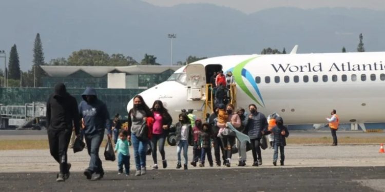 Guatemala continúa recibiendo migrantes deportados desde Estados Unidos bajo el Tí­tulo 42