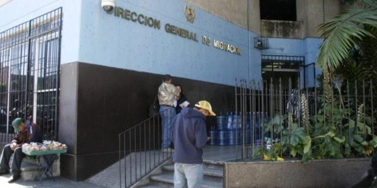 Guatemala discutirá si expulsa del paí­s a dos ciudadanos rusos