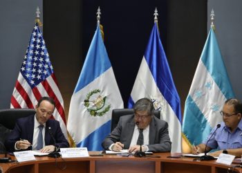 Guatemala, El Salvador y Honduras negocian libre tránsito para impulsar comercio y turismo