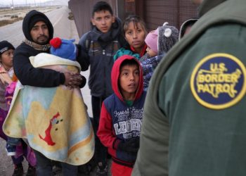 Guatemala en alerta por ingreso de migrantes al paí­s tras fin de tí­tulo 42