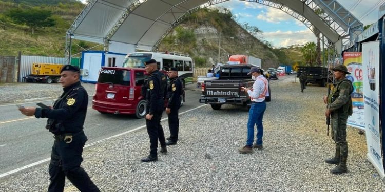 Guatemala frena a pandilleros que huyen de regímenes de excepción en Honduras y El Salvador