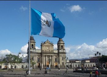 Guatemala negocia nuevos destinos laborales para su población
