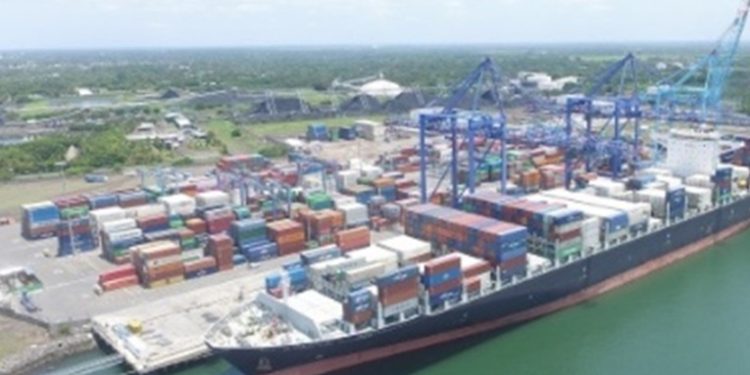 Guatemala pide apoyo del Comando Sur para evaluar infraestructura de Puerto Quetzal