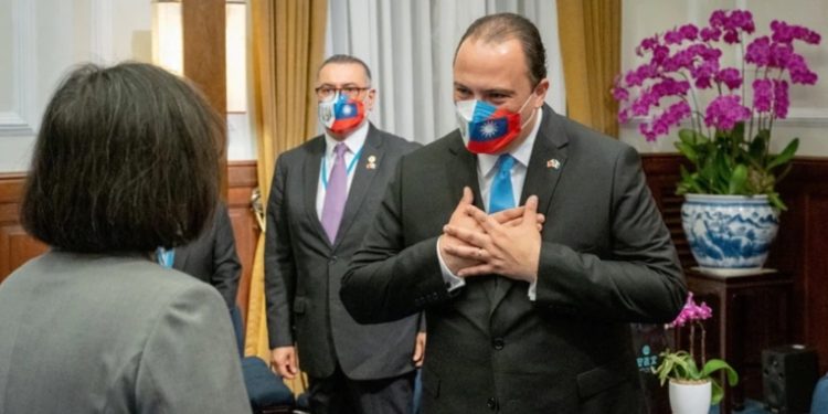 Guatemala promete apoyo a Taiwán, China acusa a la isla de “manipulación políticaâ€