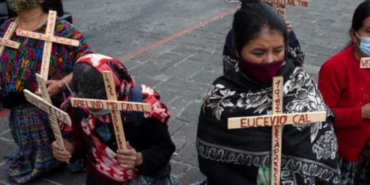 Guatemala realiza masivo entierro de ví­ctimas de la guerra civil