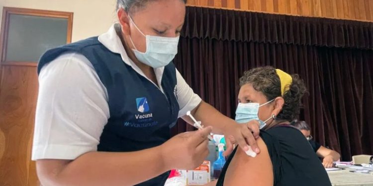 Guatemala supera las 15 millones de dosis aplicadas contra el COVID-19