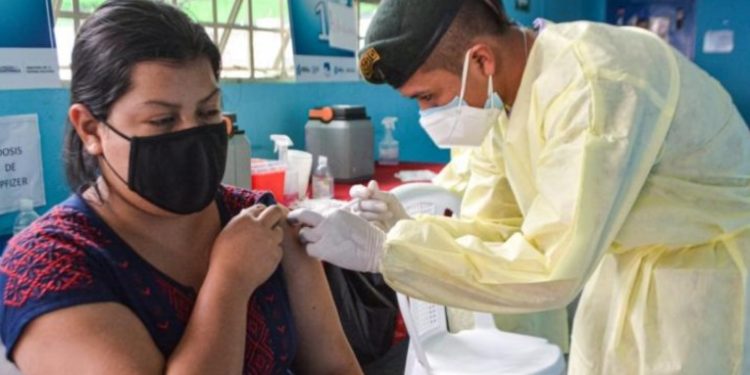 Guatemala y Nicaragua no llegan al 20% de su inmunización en su población