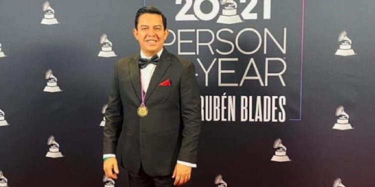 Guatemalteco gana premio en los Latin Grammy