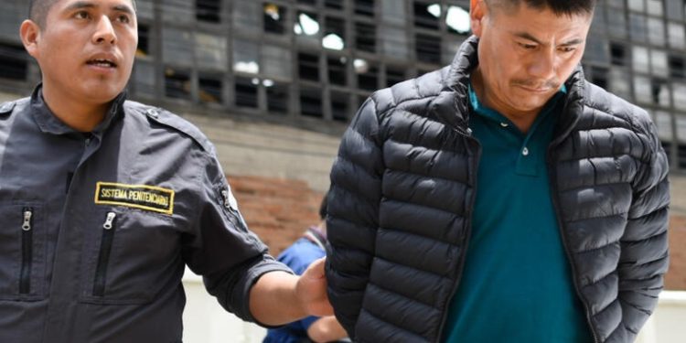 Guatemalteco vinculado a la muerte de 53 migrantes en Texas comparece ante la justicia