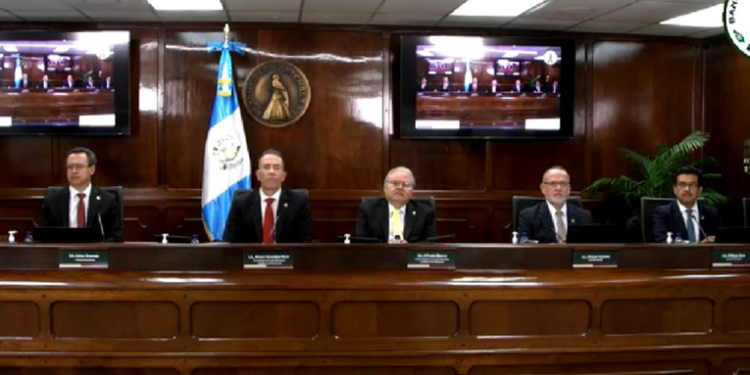 Guatemaltecos en EE.UU. Aumentan Envío de Remesas por Temor a Deportaciones