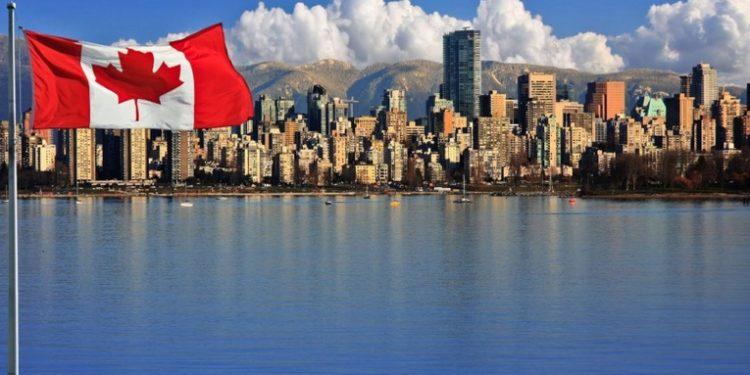Guatemaltecos llegan a Canadá para trabajar de forma temporal