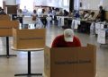 Guatemaltecos votan en baja afluencia en centro de votación de Washington