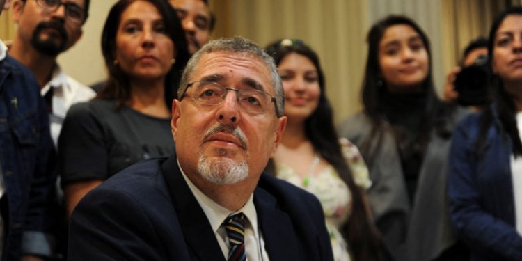 Guerra de declaraciones: Presidente electo y en funciones discrepan sobre la situación política actual