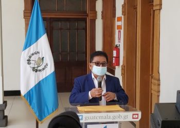 Guillermo Dí­az continúa como Director de Migración