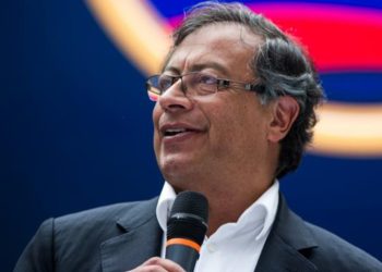 Gustavo Petro menciona a Guatemala en campaña de Colombia