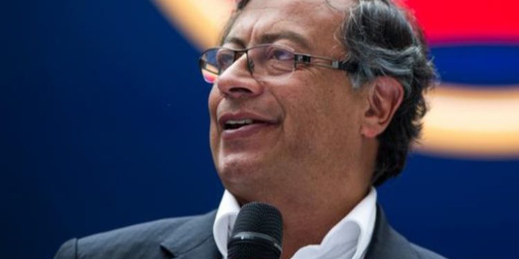 Gustavo Petro menciona a Guatemala en campaña de Colombia