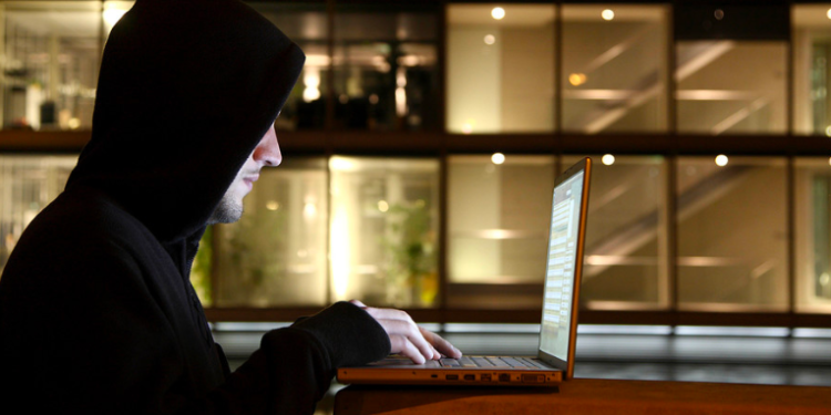 'Hackers' roban casi 200 millones de dólares de una plataforma de intercambio de criptomonedas.