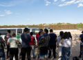 Hallan 153 migrantes abandonados en camión en sur de México