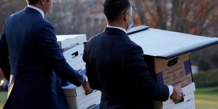 Hallan archivos clasificados en cajas que se habí­a llevado Trump de la Casa Blanca
