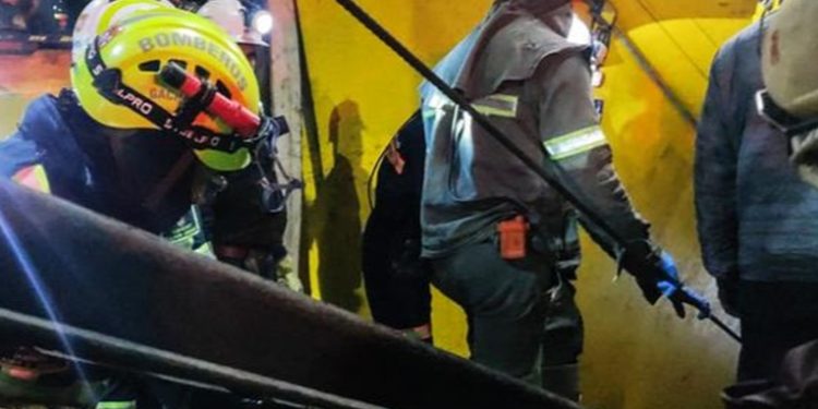 Hallan cuatro muertos más tras explosión de mina en Colombia