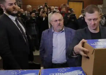 Hallan errores en firmas de único candidato opositor a Putin