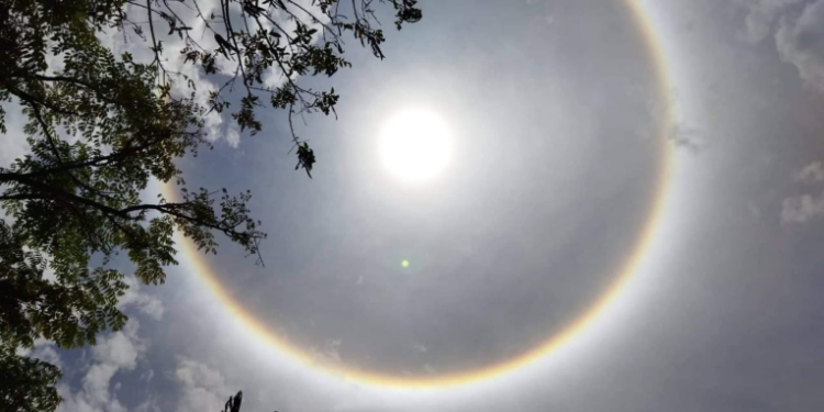 Halo solar un fenómeno que no ocurre con frecuencia sorprende a los guatemaltecos