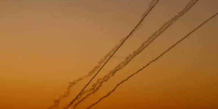 Hamás dispara cohetes hacia Tel Aviv desde la Franja de Gaza